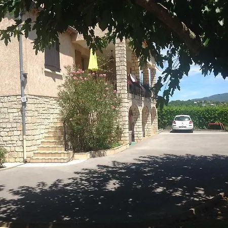 Au Mas Des Graviers Bed and Breakfast