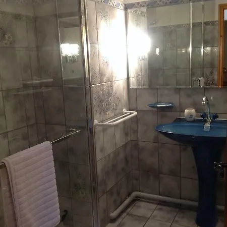 Au Mas Des Graviers Bed & Breakfast *