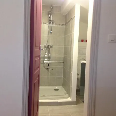 Au Mas Des Graviers Bed & Breakfast Salavas
